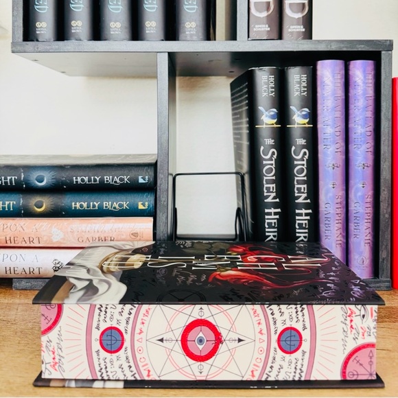 Fairyloot Exclusive Signed Edition Alchemised by Senlin Yu - Picture 12 of 13